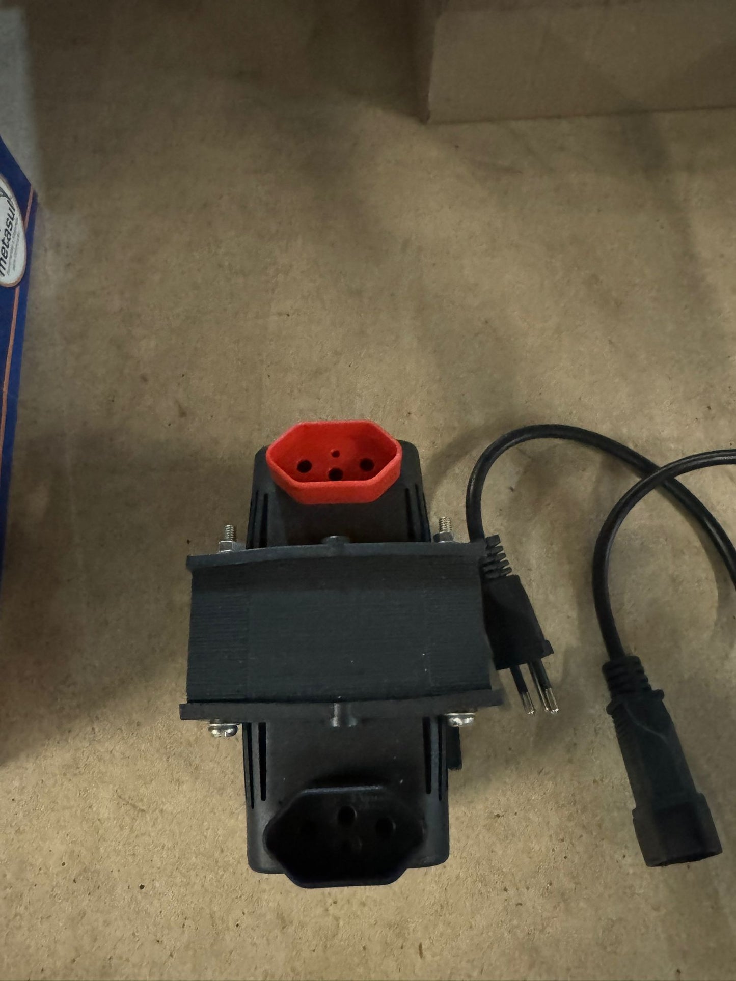 Conversor E Transformador De Voltagem 127V/220V - Stand Macoil